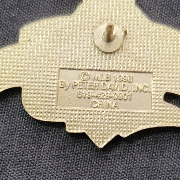 Vtg 1998 MLB Cleveland Indians 50th Anniversary Lapel Pin - Picture 3 of 3